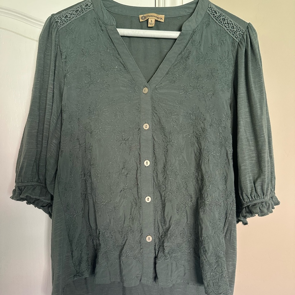 Elegant Green Lace Detail Women's Top